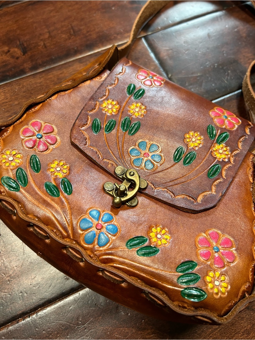 Vintage Brown Floral Embossed Leather Crossbody Bag - Picture 2 of 9